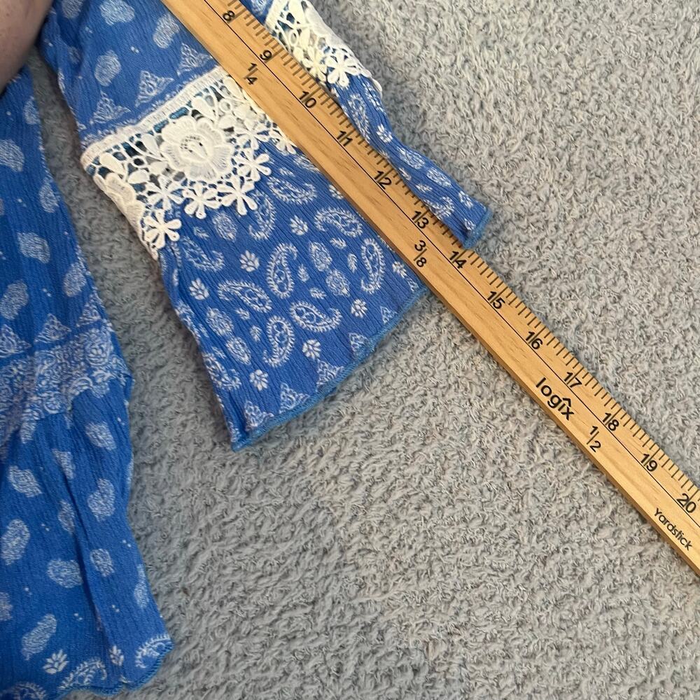 Panhandle blue and white ruched top with lace sleeve inlay size small - Picture 6 of 6